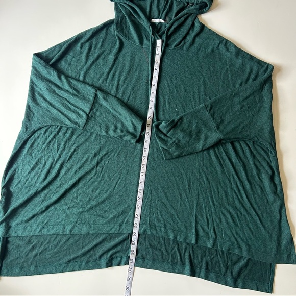 Plus Size Forest Green Hooded Flowy Sweater Top - Picture 7 of 9